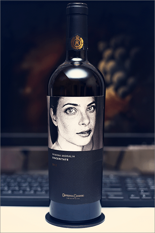 DOMENIUL_COROANEI_Minima_Moralia_Sinceritate_2011