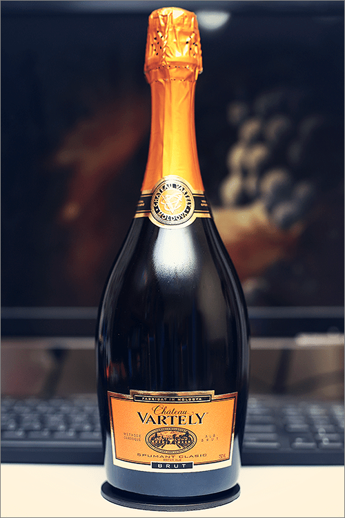 CHATEAU_VARTELY_Spumant_Clasic_Brut_2013